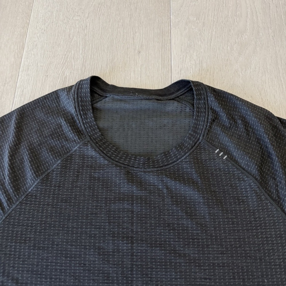 Lululemon Metal Vent Tech Short Sleeve Shirt Men's M Medium Black Workout Shirt